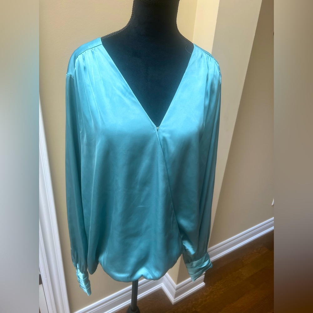 White House Black Market Womens Blue Satin Surplice Neck Blouse size Large